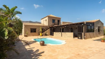 Villa in El Matorral photo 3