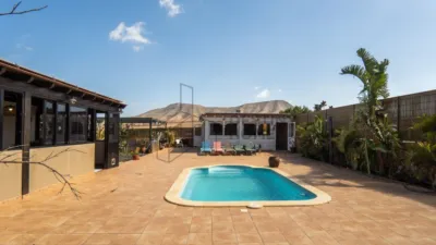Villa in El Matorral photo 2