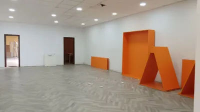 Local comercial en venta en Sagrada Familia-Vioño - Vista 2