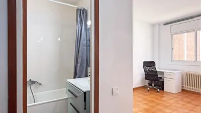 Top floor flat in El Guinardó photo 13