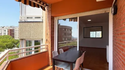 Top floor flat in El Guinardó photo 2