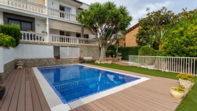 Semi-detached House in Can Roca-Muntanyeta photo 4