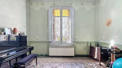 House in Urban Core photo 16