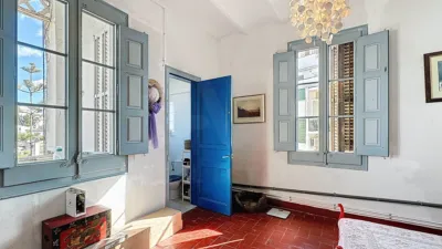 House in Urban Core photo 27