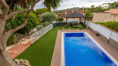 Semi-detached House in Can Roca-Muntanyeta photo 2