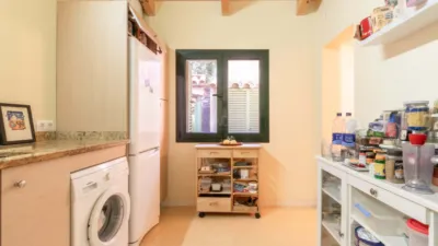 House in Navata photo 12