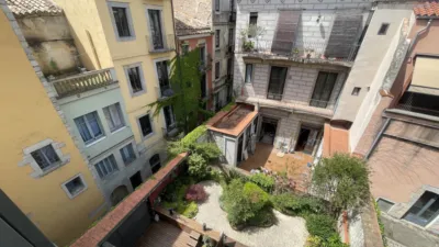 Casa unifamiliar en alquiler en Carrer Nou del Teatre, Barri Vell (Girona Capital) de 2.400 €<span>/mes</span>