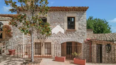 House near Bus Stop, Near Hotel, Near Pharmacy, Near Restaurants, Near School photo 138