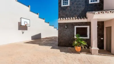 Rustic Finca in Altos de Estepona photo 12