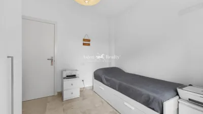 Apartment on Cardon Street photo 10