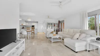 Apartment on Cardon Street photo 11