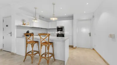 Apartment on Cardon Street photo 13