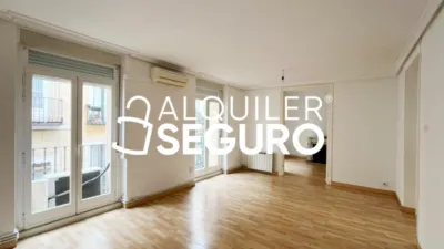 Piso en alquiler en Centro - Imagen 2