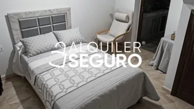 Chalet en alquiler en La Hacienda - Nueva Andalucía, La Hacienda-Nueva Andalucía (Dos Hermanas) de 750 €<span>/mes</span>