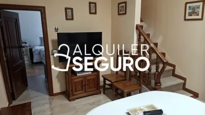 Chalet en alquiler en La Hacienda - Nueva Andalucía, La Hacienda-Nueva Andalucía (Dos Hermanas) de 750 €<span>/mes</span>
