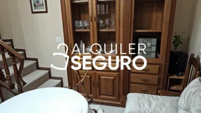 Chalet en alquiler en La Hacienda - Nueva Andalucía, La Hacienda-Nueva Andalucía (Dos Hermanas) de 750 €<span>/mes</span>