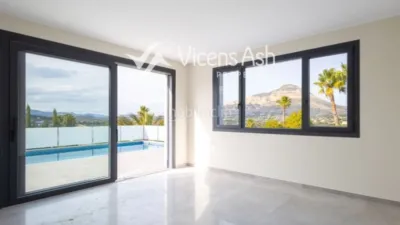 Casa en venta en Carrer del Río Jalón - Más