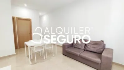 Piso en alquiler en Ciudad Lineal - Imagen 3