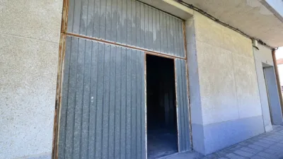 Local comercial en alquiler en Oza Cesuras - Vista 2