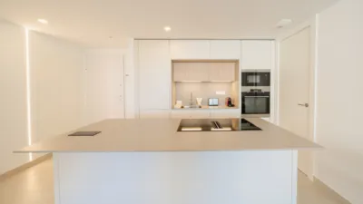 Apartamento en alquiler en Puerto Deportivo, Puerto Deportivo (Fuengirola) de 300 €<span>/mes</span>