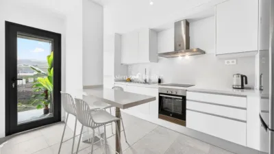 Apartamento en venta en Calle del Velero, 35, Playa de San Juan (Guía de Isora) de 359.000 €
