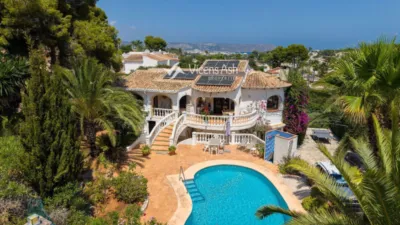 Villa in Entrepinos photo 2