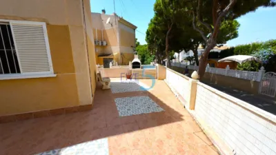Pis – Torrevieja, Urbanización Los Balcones - Vista 2