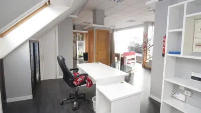 Local comercial en alquiler en Betanzos - Més
