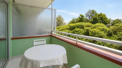 Apartment on Calle de Alemania photo 4