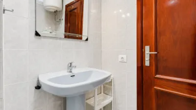 Apartment on Calle de Alemania photo 5