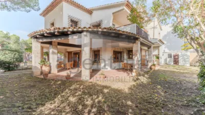 Chalet on Avinguda de la Ciutat, Girona photo 6
