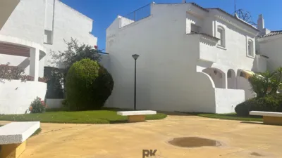 House on Avenida de la Reina Sofía photo 2