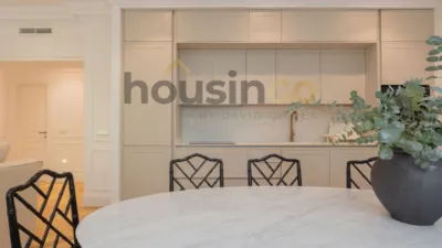 Apartment in Salamanca District photo 16
