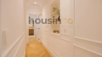 Apartment in Salamanca District photo 18