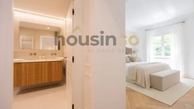 Apartment in Salamanca District photo 25