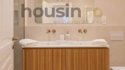 Apartment in Salamanca District photo 26