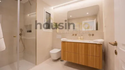 Apartment in Salamanca District photo 27