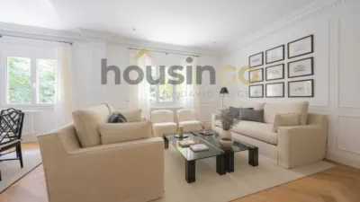 Apartment in Salamanca District photo 4