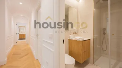 Apartment in Salamanca District photo 19