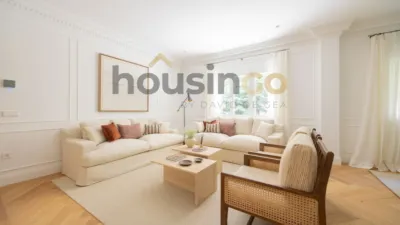 Apartment in Salamanca District photo 6