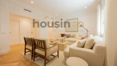 Apartment in Salamanca District photo 7