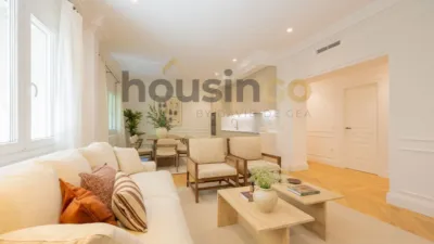 Apartment in Salamanca District photo 8