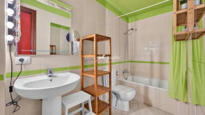 Apartment on Chindia Street photo 12