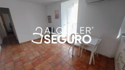 Piso en alquiler en Ciutat Vella - Imagen 2