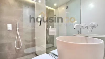 Apartment in Salamanca District photo 18