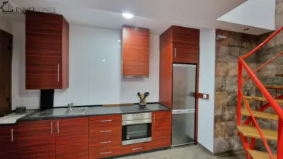 Casa adosada en venta en Zona Monumental, Centro-Echegaray (Pontevedra Capital) de 210.000 €