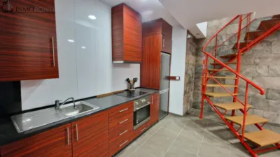 Casa adosada en venta en Zona Monumental, Centro-Echegaray (Pontevedra Capital) de 210.000 €