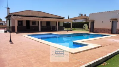 Chalet in La Carlota photo 3