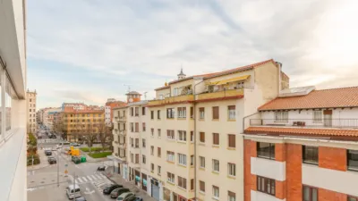 Piso en alquiler en Calle Plaza de Salesianos, Número 8, Ensanches - Zabalguneak (Pamplona - Iruña) de 1.300 €<span>/mes</span>