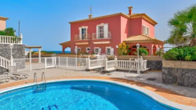 Semi-detached house on Avenida Juan Carlos I, 115 photo 2
